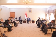 بن دغر يبدي استعداد الحكومة لتبادل كامل الاسرى مع المليشيا