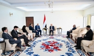 العليمي يؤكد أن استعادة مؤسسات الدولة أولوية قصوى لمجلس القيادة الرئاسي والحكومة
