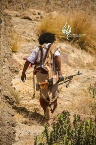 المليشيات تواصل استهداف المدنيين في تعز ومعارك ضارية في المحورين الغربي والشرقي