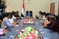 إب.. الرئيس هادي يوجه باعتماد 3 ألوية عسكرية وتقديم كافة الدعم