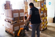 بعد أشهر من الحصار.. منظمة الصحة تتمكن من ايصال المساعدات الطبية إلى تعز