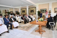 العليمي يؤكد على حرص مجلس القيادة الرئاسي والحكومة لإيجاد حلول جذرية لمشاكل الخدمات بحضرموت