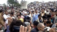 الضالع..المئات يشيعون الربيّة والماطري الذي قتلا في حضرموت